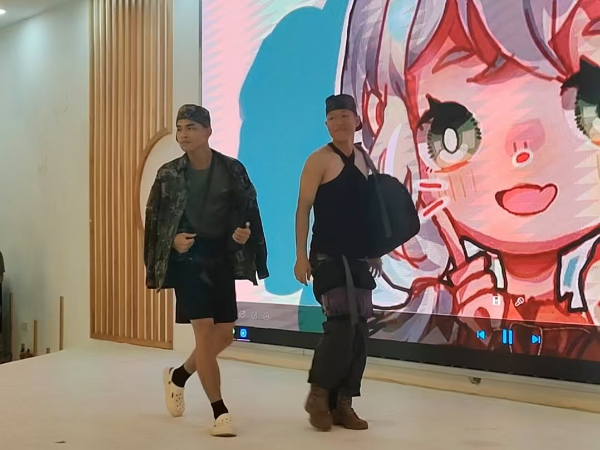 时装秀表演.jpg